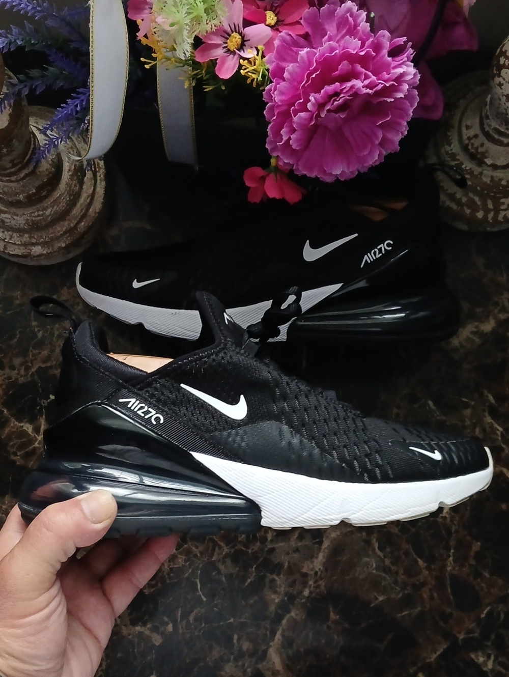 Nike AirMax 270 Streetwear/Lifestyle Athletic Shoes Size 8 for Women